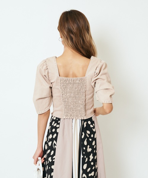 SPIRALGIRL（スパイラルガール）の「タックスリーブデニムトップス（シャツ/ブラウス・レディース・ベージュ/ブルー・FREE）」の9枚目の写真