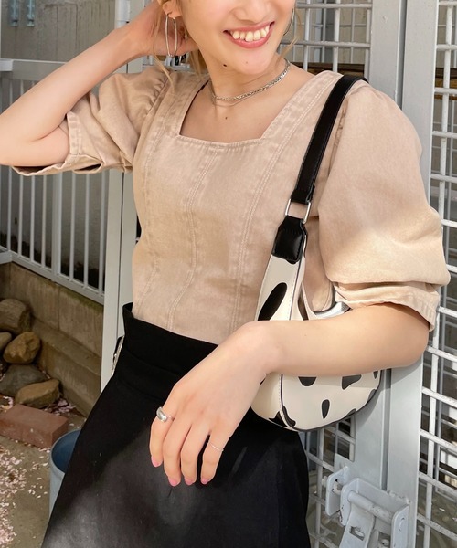 SPIRALGIRL（スパイラルガール）の「タックスリーブデニムトップス（シャツ/ブラウス・レディース・ベージュ/ブルー・FREE）」の20枚目の写真