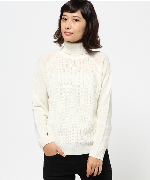BEAMS LIGHTS Women's(ビームスライツ ウィメンズ)の「BEAMS LIGHTS / あぜ編みラグラン タートルネックプルオーバー(ニット/セーター・レディース・オフホワイト/グレー/ネイビー・FREE)」の2枚目の写真
