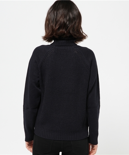 BEAMS LIGHTS Women's(ビームスライツ ウィメンズ)の「BEAMS LIGHTS / あぜ編みラグラン タートルネックプルオーバー(ニット/セーター・レディース・オフホワイト/グレー/ネイビー・FREE)」の6枚目の写真