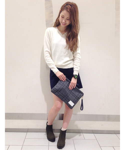 Chico(チコ)の「ナイロンアンゴラVニット(ニット/セーター・レディース・グレー/ホワイト/レッド/ミント/ネイビー・FREE)」の8枚目の写真