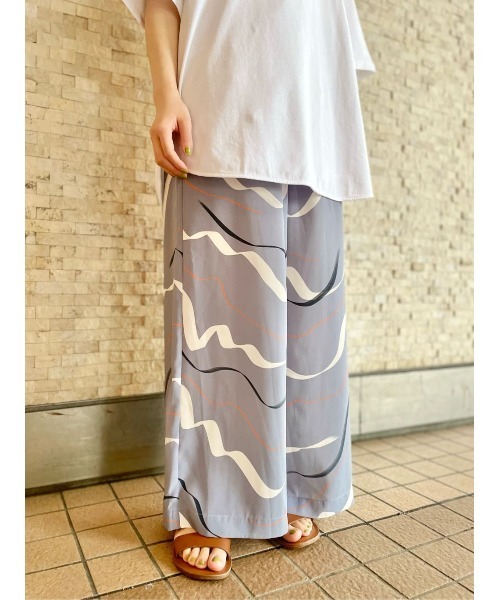 BEARDSLEY（ビアズリー）の「波柄ワイドパンツ（その他パンツ・レディース・ブルー/ブラウン・FREE）」の2枚目の写真