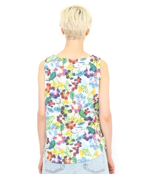 Design Tshirts Store graniph（デザイン　ティーシャツ　ストア　グラニフ）の「ハンマードプランツ | 総柄タンクトップ(オフホワイト)（タンクトップ・レディース・オフホワイト・FREE）」の4枚目の写真