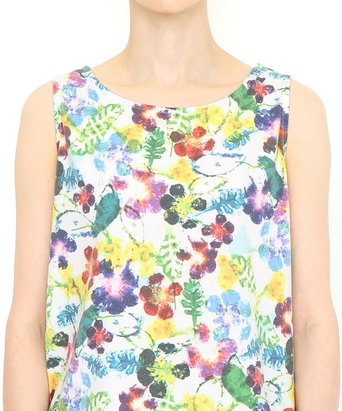 Design Tshirts Store graniph（デザイン　ティーシャツ　ストア　グラニフ）の「ハンマードプランツ | 総柄タンクトップ(オフホワイト)（タンクトップ・レディース・オフホワイト・FREE）」の7枚目の写真
