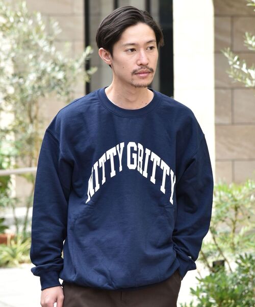 SHIPS（シップス）の「THE NITTY GRITTY ARCHIVE CITY: カレッジ ロゴ スウェット（スウェット・メンズ・ライトグレー/ライトホワイト/ネイビー・MEDIUM/LARGE/X-LARGE）」の3枚目の写真