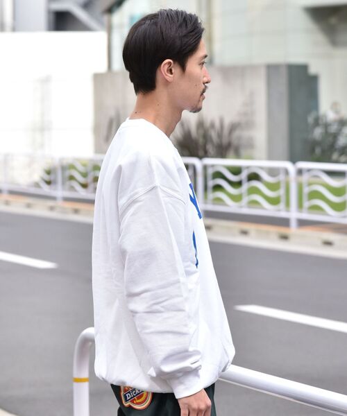 SHIPS（シップス）の「THE NITTY GRITTY ARCHIVE CITY: カレッジ ロゴ スウェット（スウェット・メンズ・ライトグレー/ライトホワイト/ネイビー・MEDIUM/LARGE/X-LARGE）」の5枚目の写真