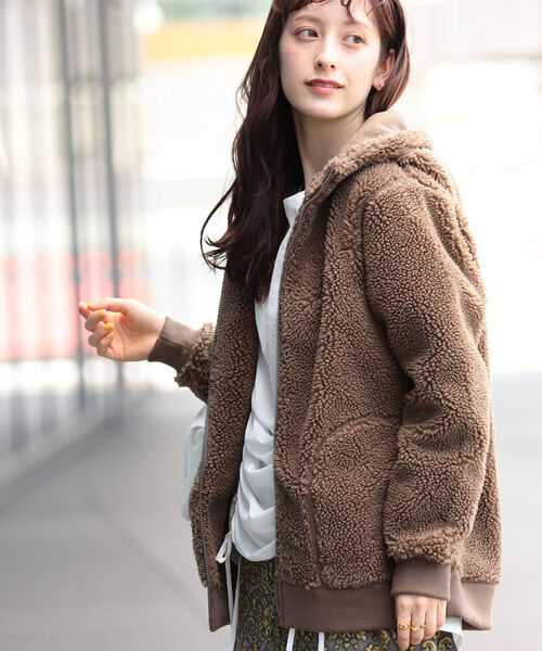 Ray BEAMS（レイビームス）の「GYMPHLEX / ボア ジップ フーディ（パーカー・レディース・ブラウン/シルバー・14/16）」の6枚目の写真