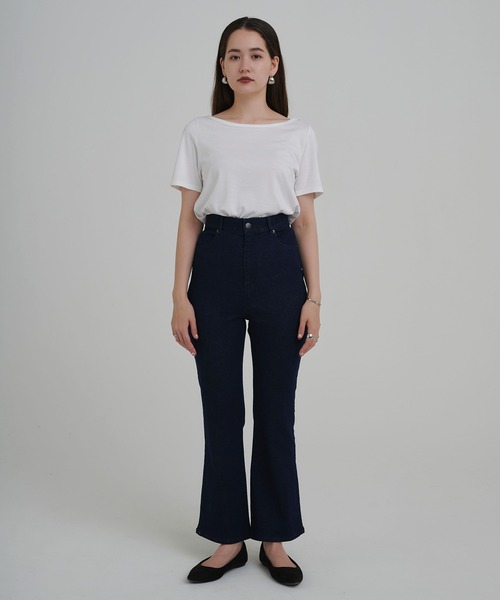 TINA:JOJUN(ティーナジョジュン)の「ブーツカット デニム TINA:JOJUN(デニムパンツ・レディース・ライトブルー/ブルー/インディゴブルー/ブラック・XS/S/M)」の6枚目の写真