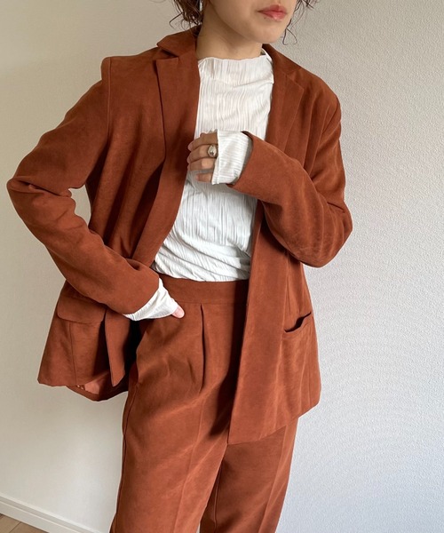 wee9s(ウィークス)の「petit high neck wave knit tops / シワ加工でアイロン不要なプチハイネッククリンクルニットブラウス(シャツ/ブラウス・レディース・ホワイト/ブラック/ベージュ/チャコール・FREE)」の17枚目の写真