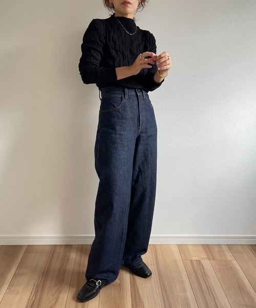 wee9s(ウィークス)の「petit high neck wave knit tops / シワ加工でアイロン不要なプチハイネッククリンクルニットブラウス(シャツ/ブラウス・レディース・ホワイト/ブラック/ベージュ/チャコール・FREE)」の19枚目の写真