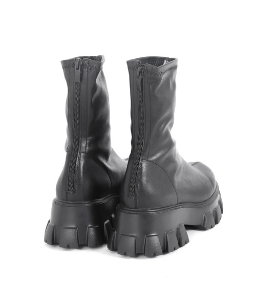 Figments（フィグメンツ）の「フィットショートブーツ（ブーツ・レディース・ブラック・SMALL/MEDIUM）」の3枚目の写真