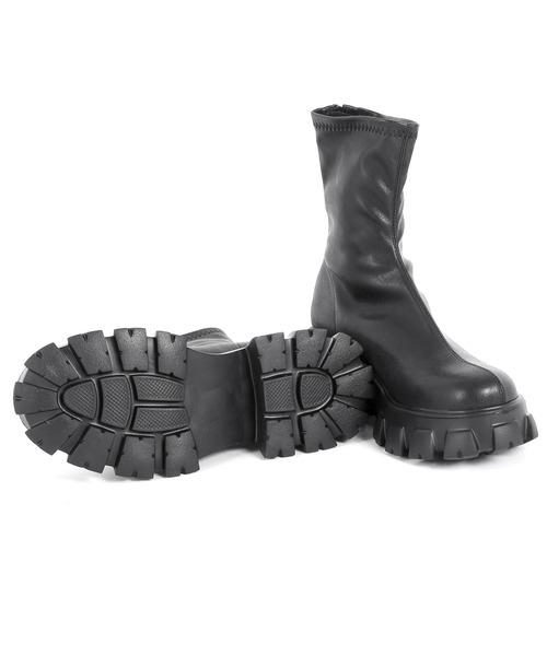 Figments（フィグメンツ）の「フィットショートブーツ（ブーツ・レディース・ブラック・SMALL/MEDIUM）」の4枚目の写真