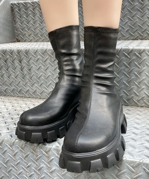 Figments（フィグメンツ）の「フィットショートブーツ（ブーツ・レディース・ブラック・SMALL/MEDIUM）」の5枚目の写真