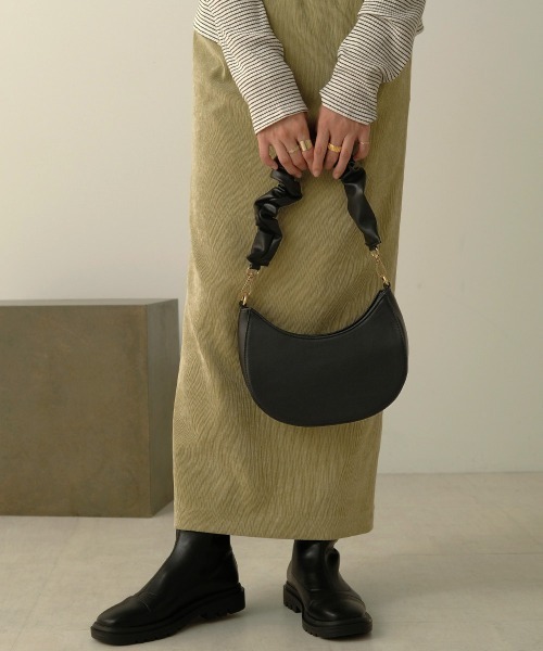 Bab（バブ）の「【WEB限定】ラッフルハンドルショルダーバッグ（ショルダーバッグ・レディース・ブラック/ダークブラウン/ブルー/キャメル/ライトグリーン・ONESIZE）」の17枚目の写真