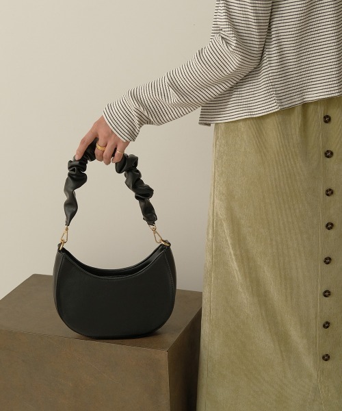 Bab（バブ）の「【WEB限定】ラッフルハンドルショルダーバッグ（ショルダーバッグ・レディース・ブラック/ダークブラウン/ブルー/キャメル/ライトグリーン・ONESIZE）」の18枚目の写真