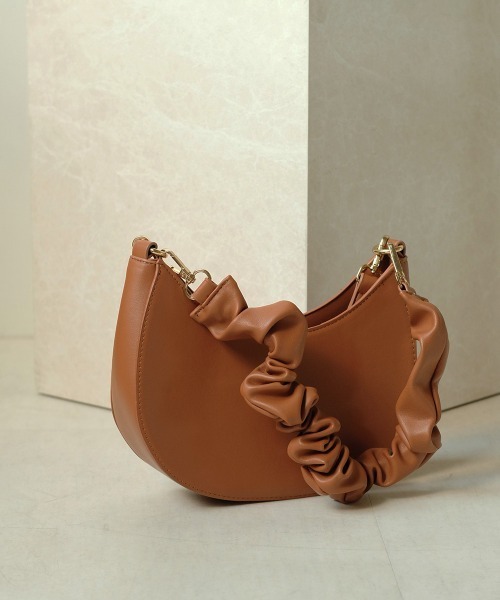 Bab（バブ）の「【WEB限定】ラッフルハンドルショルダーバッグ（ショルダーバッグ・レディース・ブラック/ダークブラウン/ブルー/キャメル/ライトグリーン・ONESIZE）」の13枚目の写真