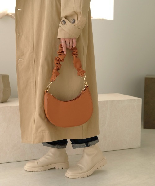 Bab（バブ）の「【WEB限定】ラッフルハンドルショルダーバッグ（ショルダーバッグ・レディース・ブラック/ダークブラウン/ブルー/キャメル/ライトグリーン・ONESIZE）」の19枚目の写真