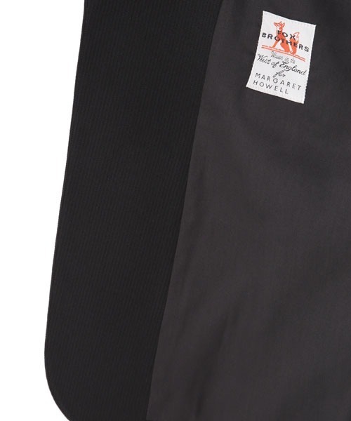 MARGARET HOWELL（マーガレットハウエル）の「DRY WOOL CORD（テーラードジャケット・メンズ・ブラック・LARGE/MEDIUM/SMALL）」の7枚目の写真