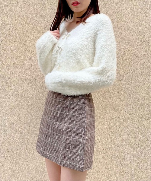 Crea titty&Co. PETIT（クレアティティーアンドコープチ）の「【Crea titty&Co.PETIT】キラキラブローチシャギーカーディガン（カーディガン/ボレロ・レディース・ブルー/ホワイト・FREE）」の4枚目の写真