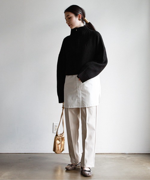 feepur（フェピュール）の「フェイクレザーストレートパンツ（その他パンツ・レディース・ブラック/アイボリー・MEDIUM）」の22枚目の写真