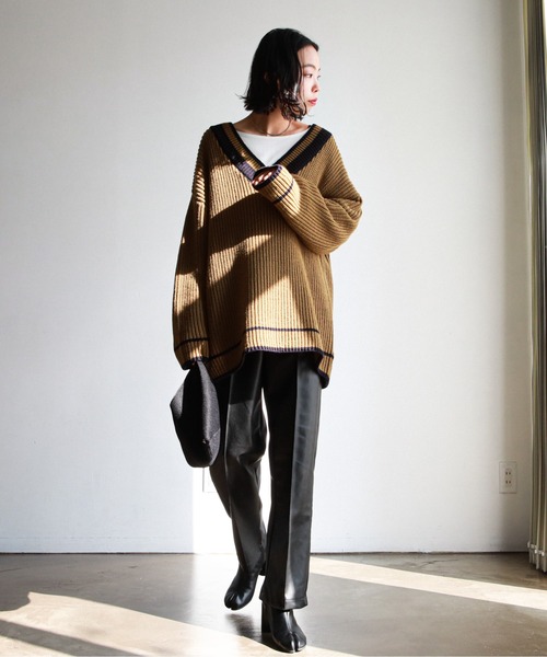 feepur（フェピュール）の「フェイクレザーストレートパンツ（その他パンツ・レディース・ブラック/アイボリー・MEDIUM）」の17枚目の写真