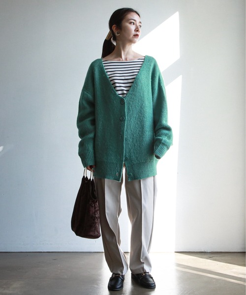 feepur（フェピュール）の「フェイクレザーストレートパンツ（その他パンツ・レディース・ブラック/アイボリー・MEDIUM）」の20枚目の写真