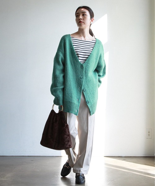 feepur（フェピュール）の「フェイクレザーストレートパンツ（その他パンツ・レディース・ブラック/アイボリー・MEDIUM）」の21枚目の写真