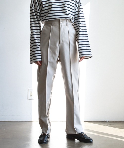 feepur（フェピュール）の「フェイクレザーストレートパンツ（その他パンツ・レディース・ブラック/アイボリー・MEDIUM）」の3枚目の写真