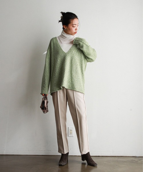 feepur（フェピュール）の「フェイクレザーストレートパンツ（その他パンツ・レディース・ブラック/アイボリー・MEDIUM）」の6枚目の写真