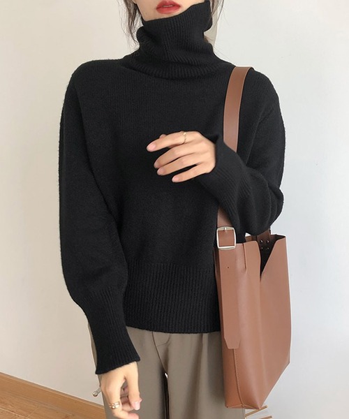 Doula Doula(ドゥーラドゥーラ)の「ハイネックオーバーサイズニット(ニット/セーター・レディース・オフホワイト/ブラック/オレンジ/パープル/ブルー/ブラウン/キャメル・FREE)」の13枚目の写真