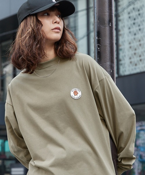 Dickies(ディッキーズ)の「Dickies/ディッキーズ オーバーサイズワッペンロンT(Tシャツ/カットソー・レディース・ブラック/カーキ/サックスブルー/ピンク/ブルー/オートミール/チャコール/ベージュ系2・M/L)」の5枚目の写真