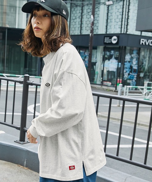 Dickies(ディッキーズ)の「Dickies/ディッキーズ オーバーサイズワッペンロンT(Tシャツ/カットソー・レディース・ブラック/カーキ/サックスブルー/ピンク/ブルー/オートミール/チャコール/ベージュ系2・M/L)」の10枚目の写真