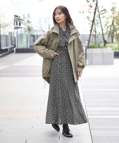 mysty woman（ミスティウーマン）の「ソフト花柄付け襟ブラウス 267555（シャツ/ブラウス・レディース・ブラック/イエロー/ライトベージュ・FREE）」の4枚目の写真