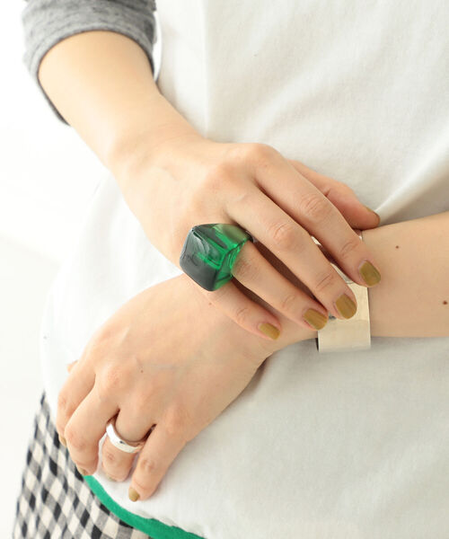 BEAMS BOY（ビームスボーイ）の「BEAMS BOY / クリア リング（リング・レディース・ホワイト/イエロー/オレンジ/グリーン/ホワイト系その他2/ライトブルー・ONE SIZE）」の3枚目の写真