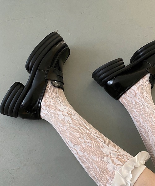 HALEY PESCA(ヘーリーペスカ)の「HALEY PESCA/スクエアトゥ 厚底ローファー(ローファー・レディース・ホワイト/ブラック・40/38/36)」の6枚目の写真