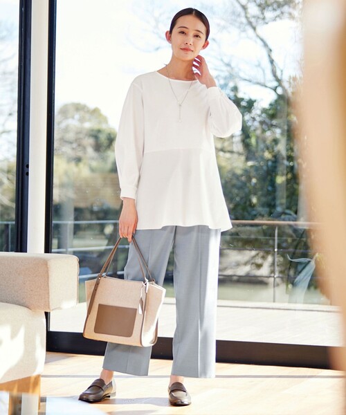 J.PRESS(ジェイプレス)の「【洗える】T/Rシャークスキン セミワイド パンツ(その他パンツ・レディース・ライトグレー系/ピンク系/ダルブルー系・T13/T15/T17)」の4枚目の写真