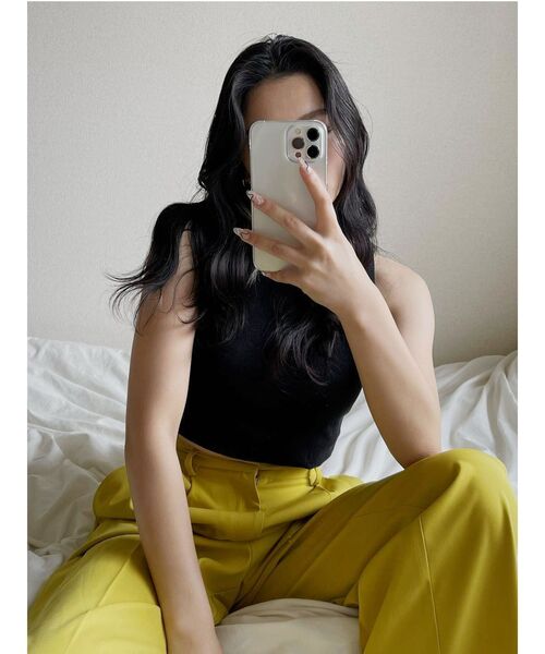 EVRIS(エヴリス)の「タックストレートカラーパンツ(スラックス・レディース・ブラック/レッド/イエロー/グリーン・SMALL/MEDIUM)」の1枚目の写真