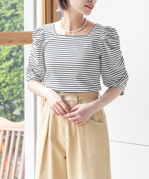 mysty woman(ミスティウーマン)の「パワショル2WAYテレコプルオーバー 283364(Tシャツ/カットソー・レディース・オフホワイト/オレンジ/ホワイト系/ブラック系/ブラック・FREE)」の3枚目の写真