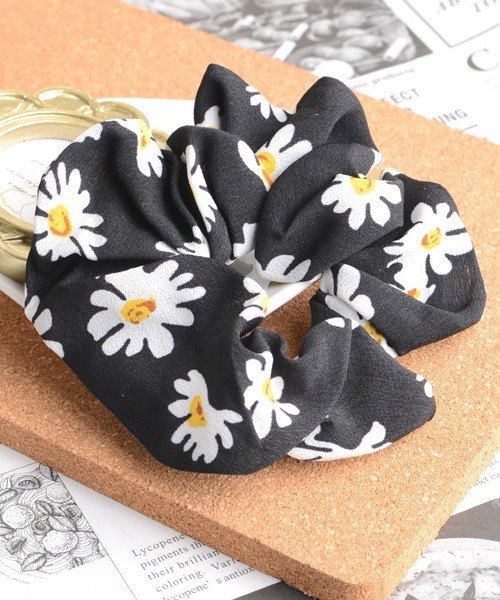 Resonance モノクロ 花柄 シュシュ シュシュ Vibgyor Women ヴィブジョー ウィメン のファッション通販 Zozotown Resonance モノクロ 花柄 シュシュ シュシュ Vibgyor Women ヴィブジョー ウィメン のファッション通販 Zozotown