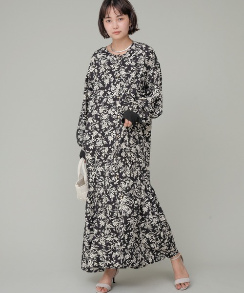 LAVEANGE（ラビアンジェ）の「花柄フレアワンピース（ワンピース