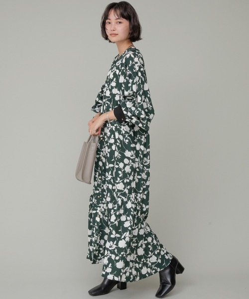 LAVEANGE（ラビアンジェ）の「花柄フレアワンピース（ワンピース