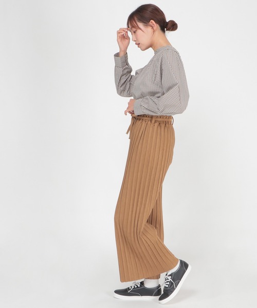 ikka(イッカ)の「スエード調プリーツワイドパンツ(その他パンツ・レディース・オフホワイト/イエロー/グリーン/キャメル・S/M/L)」の19枚目の写真