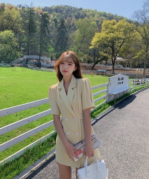 SONA（ソナ）の「SONYUNARA ダブルボタン半袖ミニワンピース（ワンピース・レディース・ホワイト/ブラック/イエロー・FREE）」の17枚目の写真