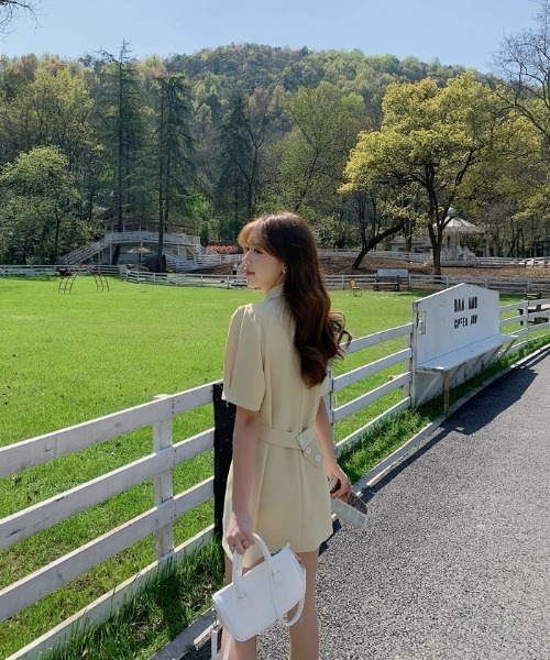 SONA（ソナ）の「SONYUNARA ダブルボタン半袖ミニワンピース（ワンピース・レディース・ホワイト/ブラック/イエロー・FREE）」の15枚目の写真