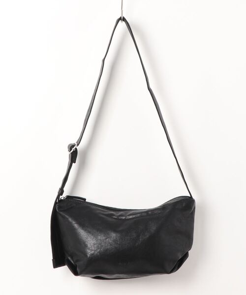 and it_（アンドイット）の「Legato Largo 洗えるフェイクレザー ハンモック ワンショルダーバッグ（ショルダーバッグ・レディース・アイボリー/グレイッシュベージュ/ブラック/ミント/オレンジ/ネイビー/バーガンディー・FREE）」の3枚目の写真
