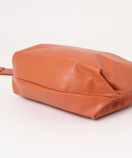 and it_（アンドイット）の「Legato Largo 洗えるフェイクレザー ハンモック ワンショルダーバッグ（ショルダーバッグ・レディース・アイボリー/グレイッシュベージュ/ブラック/ミント/オレンジ/ネイビー/バーガンディー・FREE）」の9枚目の写真