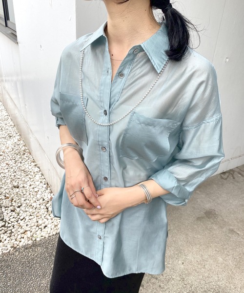 SHENERY（シーナリー）の「シアーオーバーシャツ（シャツ/ブラウス・レディース・ブラウン/オフホワイト/ブルー・FREE）」の3枚目の写真