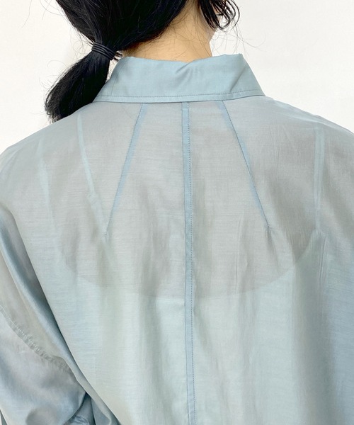 SHENERY（シーナリー）の「シアーオーバーシャツ（シャツ/ブラウス・レディース・ブラウン/オフホワイト/ブルー・FREE）」の13枚目の写真