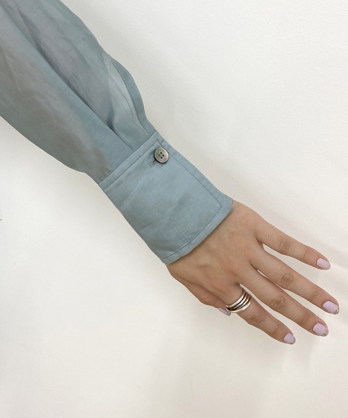 SHENERY（シーナリー）の「シアーオーバーシャツ（シャツ/ブラウス・レディース・ブラウン/オフホワイト/ブルー・FREE）」の8枚目の写真