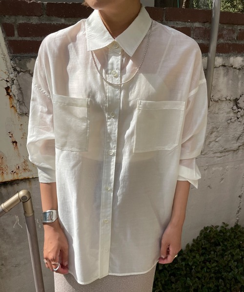 SHENERY（シーナリー）の「シアーオーバーシャツ（シャツ/ブラウス・レディース・ブラウン/オフホワイト/ブルー・FREE）」の14枚目の写真